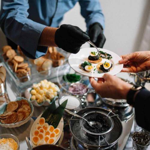 Discover the art of wedding food plating